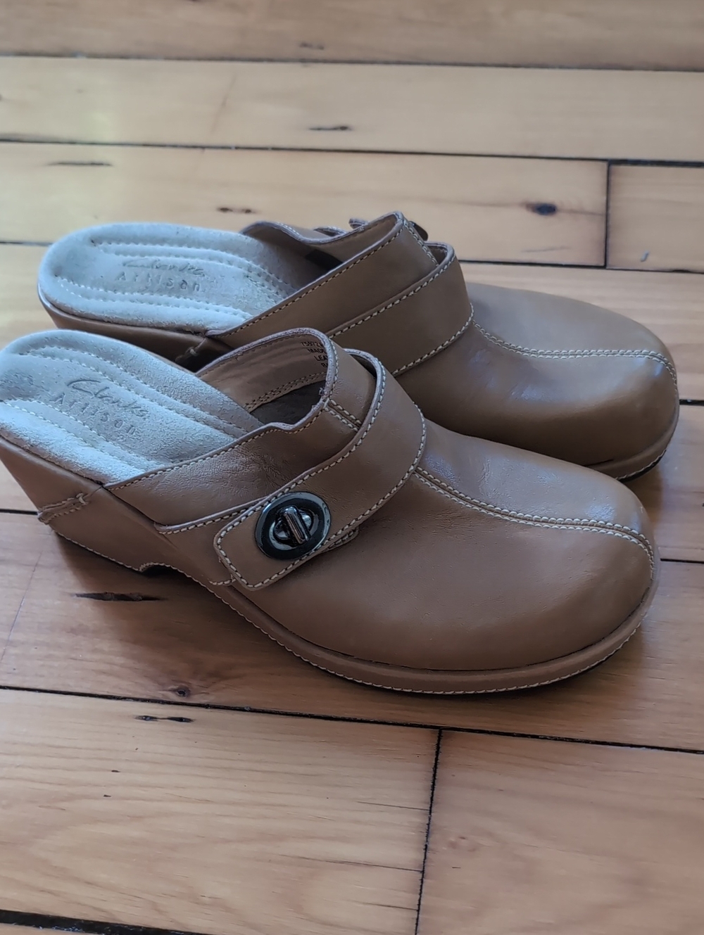 Clarks Artisan Tan Slip-On Leather Clogs with Decorative Buckle